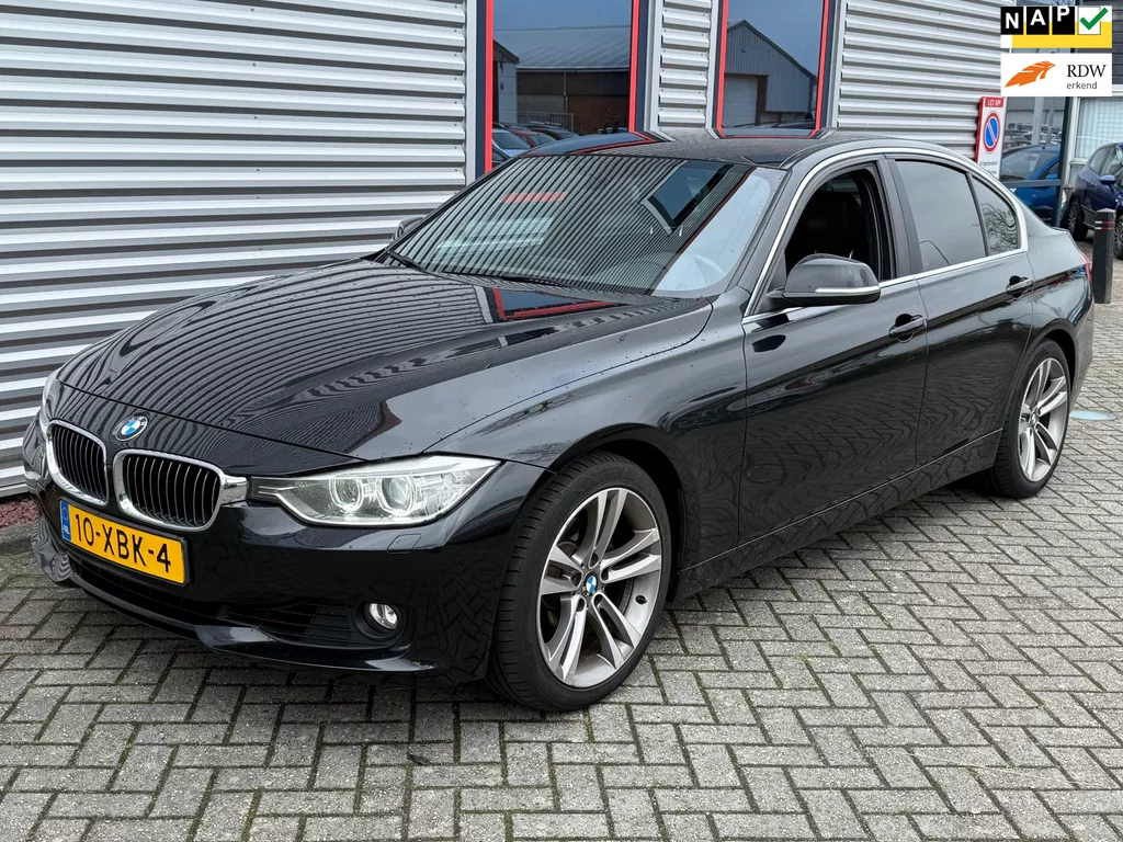 BMW 3-serie 320i Executive Automaat Leder Xenon